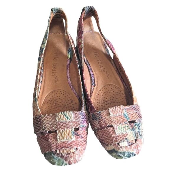 Gentle Souls It's so fun multicolor floral leather flat closed toe sandals 5.5 - Picture 2 of 7